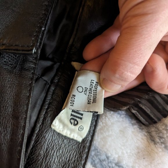 Bagatelle Vintage Black Leather Pants Relaxed Fit, High Waist | 6P - Picture 7 of 7